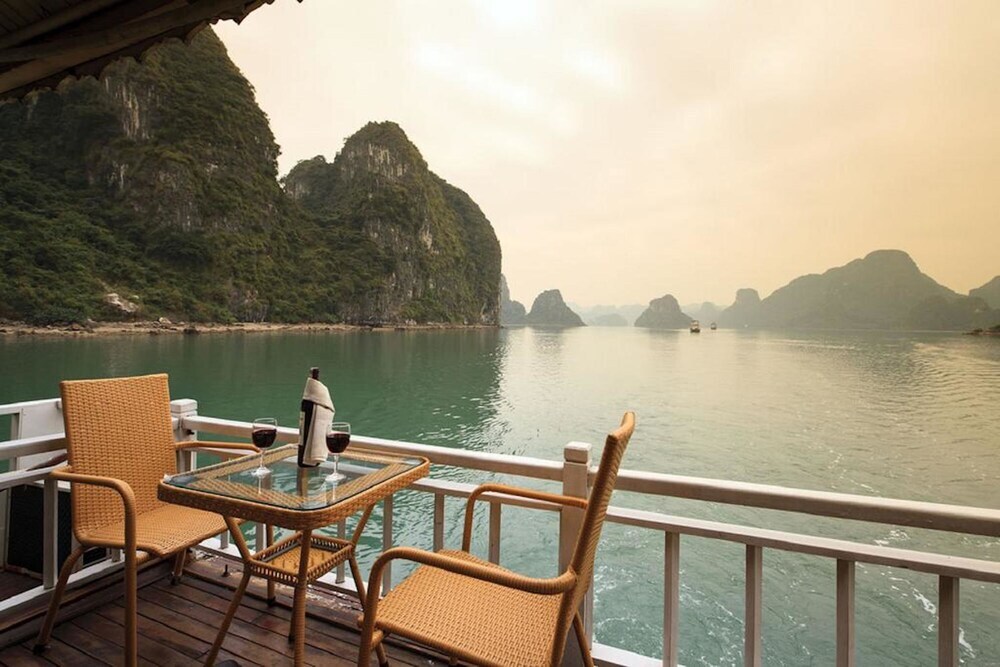 Халонг: Halong Bay Hai Au Cruise