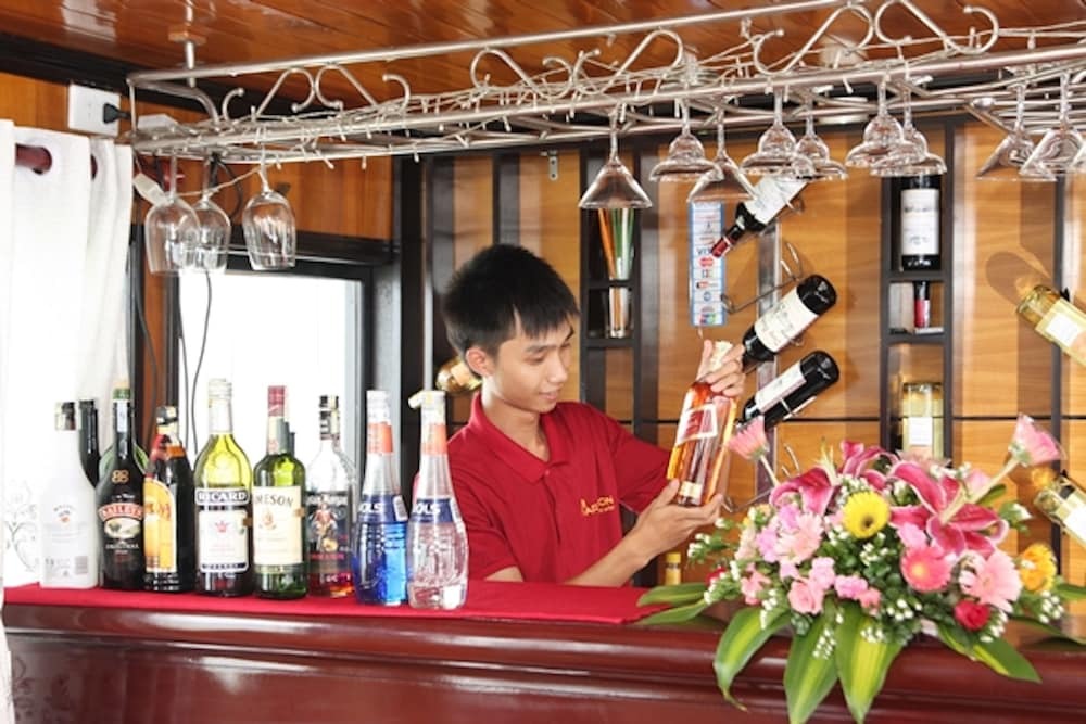 Халонг: Halong Bay Hai Au Cruise
