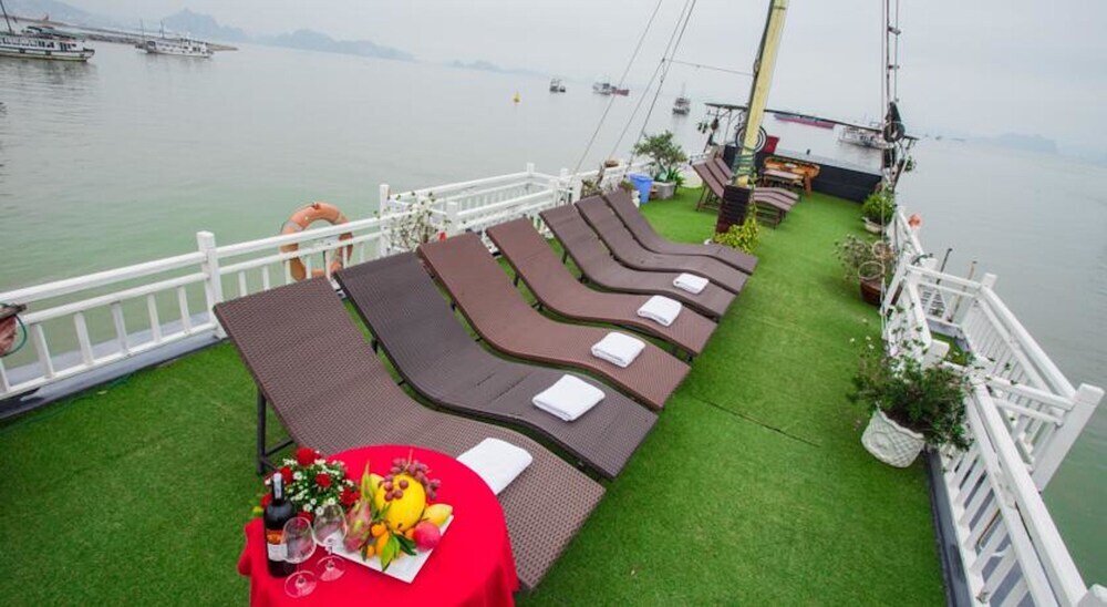 Халонг: Halong Bay Hai Au Cruise