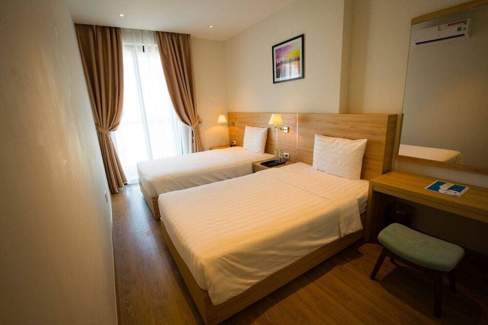 Халонг: DTJ Hometel Ha Long