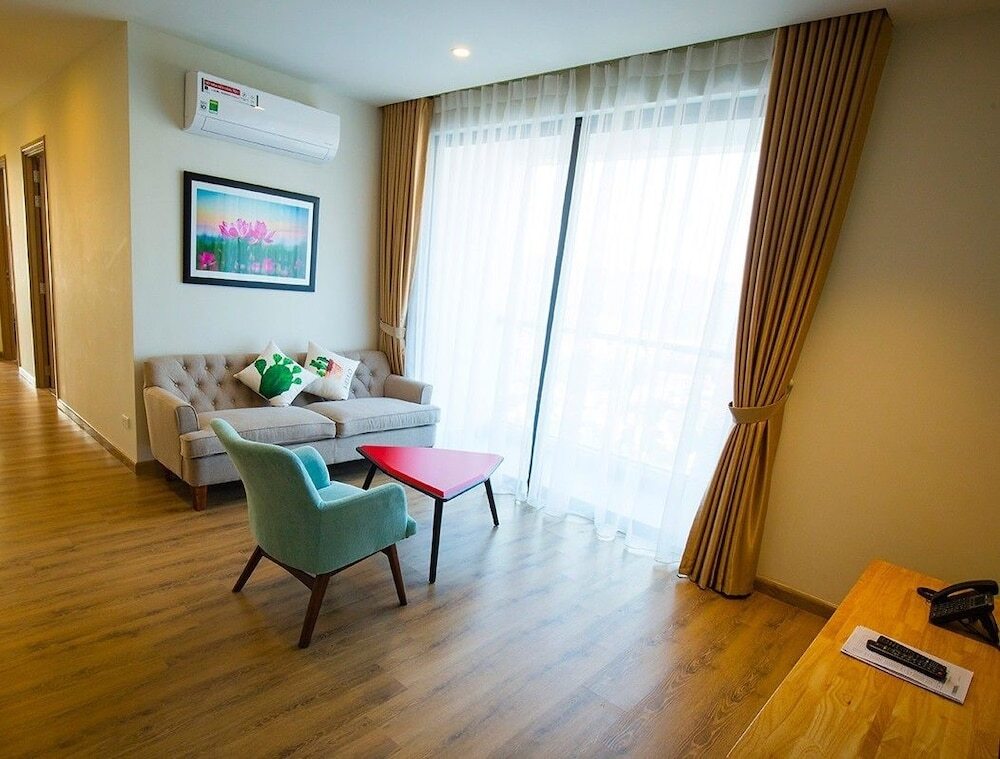 Халонг: DTJ Hometel Ha Long