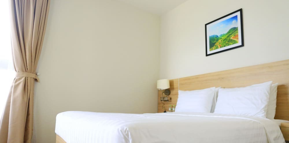 Халонг: DTJ Hometel Ha Long