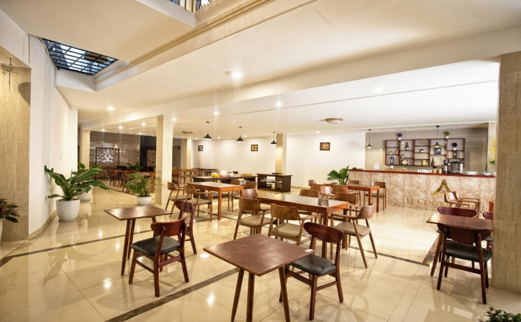 Плейку: Le Centre Hotel