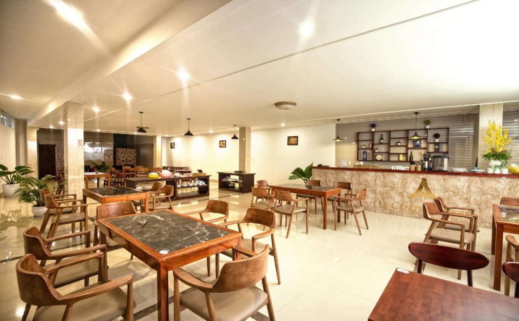 Плейку: Le Centre Hotel