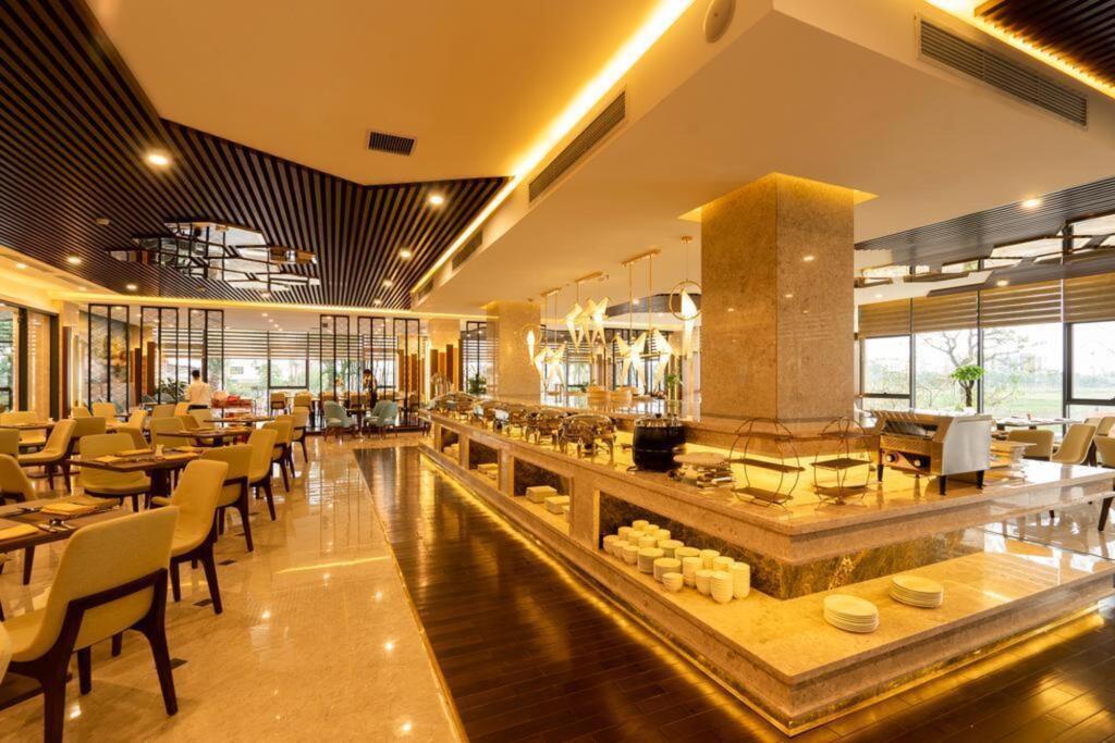 Хатинь: Eagle Hotel