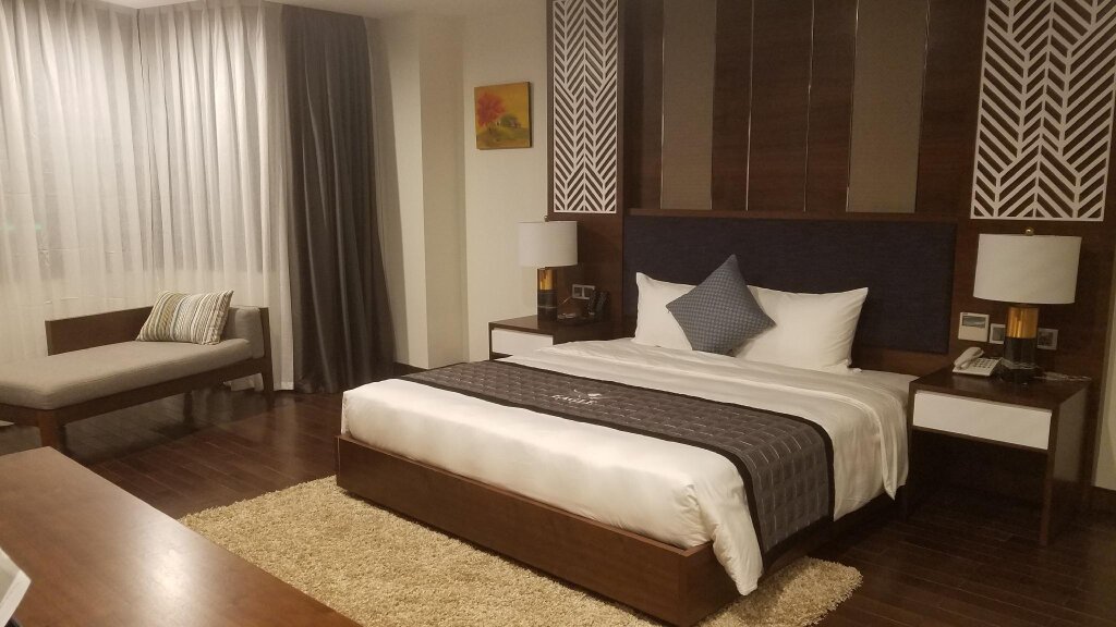 Хатинь: Eagle Hotel