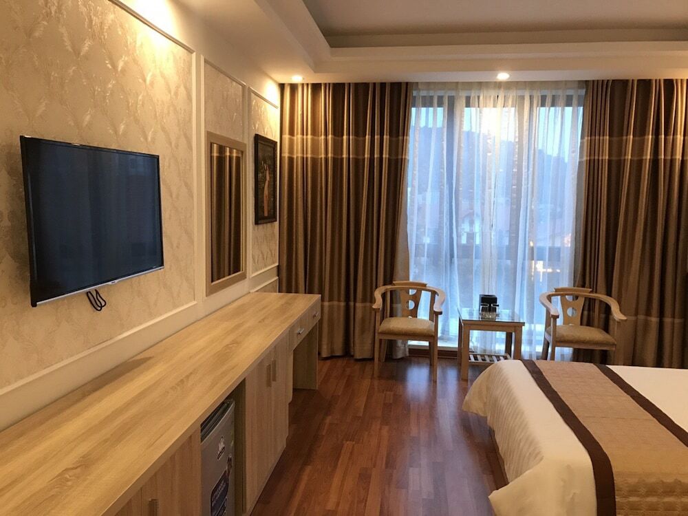 Халонг: Oyo 1120 Hai Anh Vip Hotel
