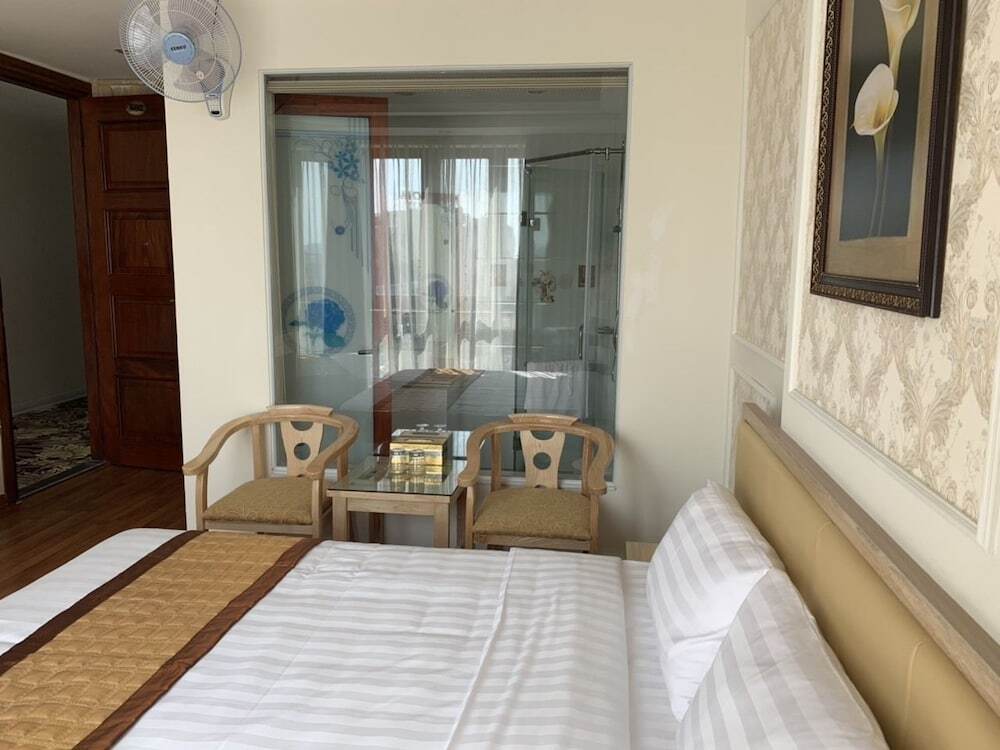 Халонг: Oyo 1120 Hai Anh Vip Hotel