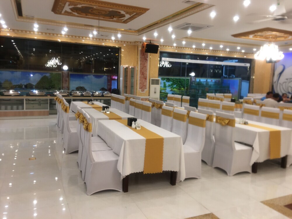 Халонг: Oyo 1120 Hai Anh Vip Hotel