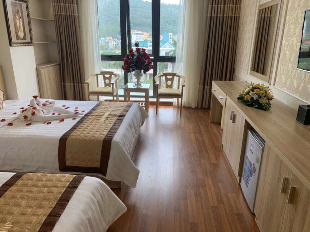 Халонг: Oyo 1120 Hai Anh Vip Hotel