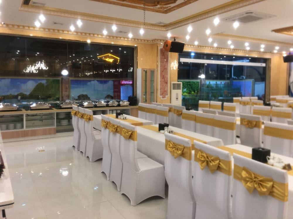 Халонг: Oyo 1120 Hai Anh Vip Hotel