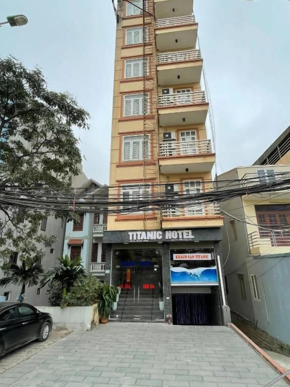 Ханой: Titanic Hotel