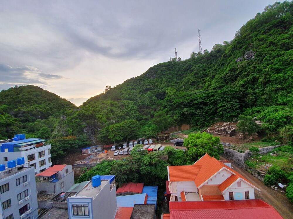 Хайфон: Thailand Hotel