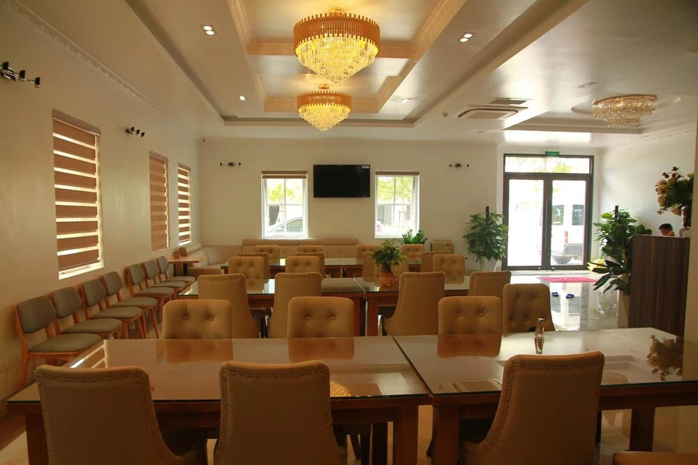 Халонг: The Marine Hotel