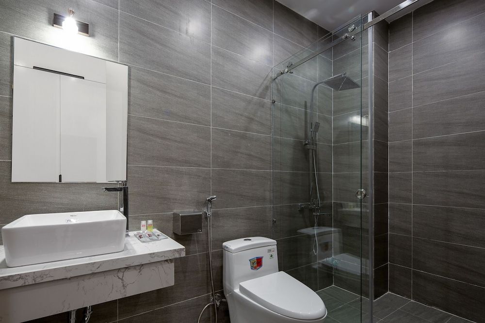 Дананг: Oyo 330 Noir Hotel And Apartment