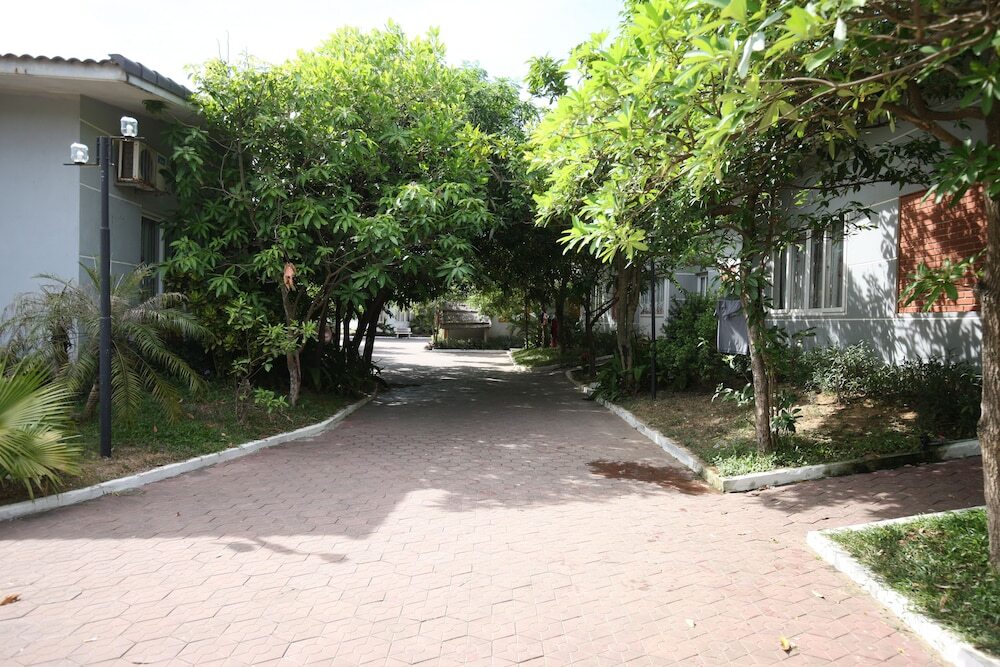 Хатинь: Tre Nguon Hotel & Resort