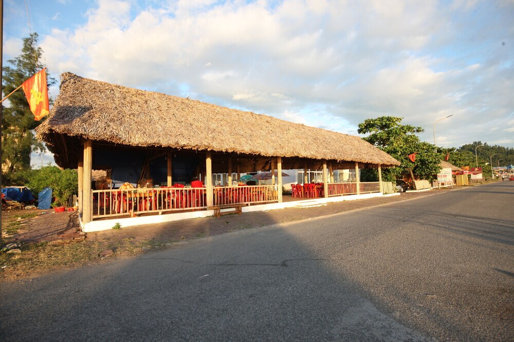 Хатинь: Tre Nguon Hotel & Resort