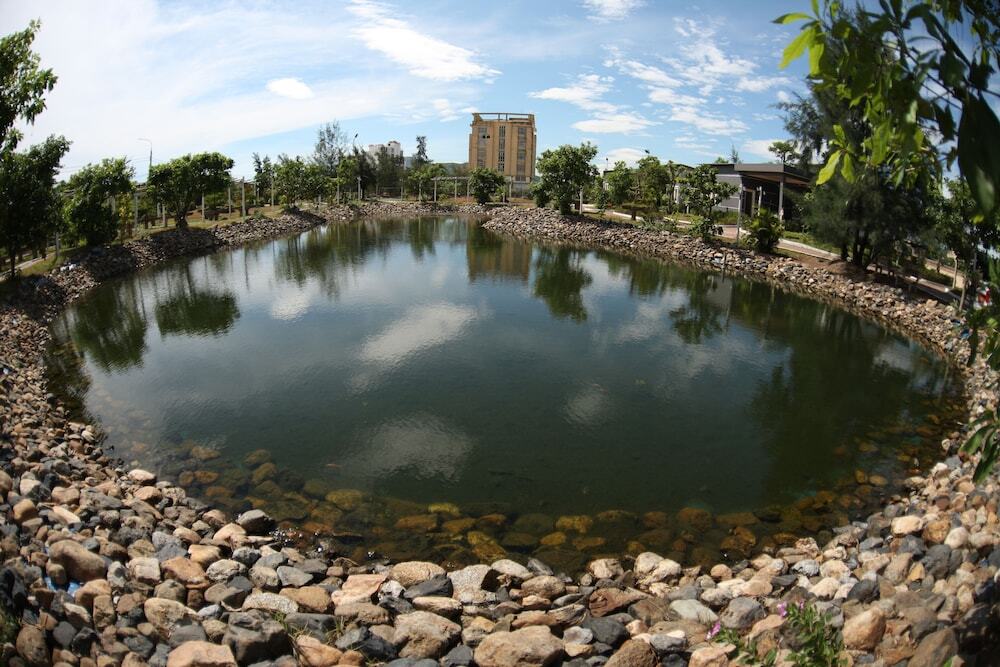 Хатинь: Tre Nguon Hotel & Resort