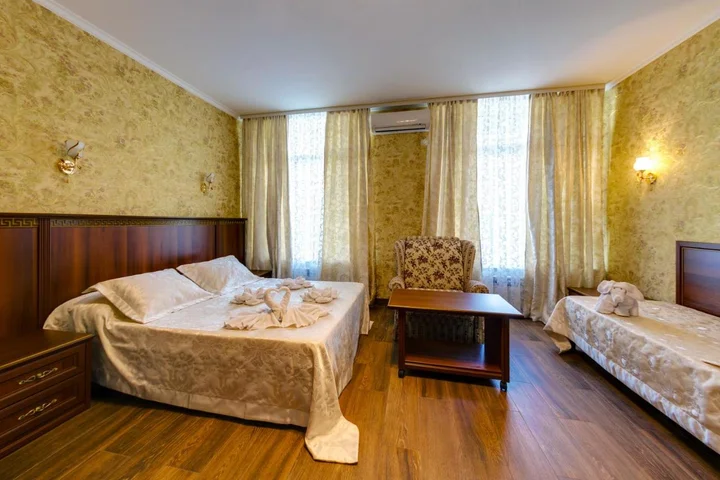Архипо-Осиповка: Гостевой дом Версаль