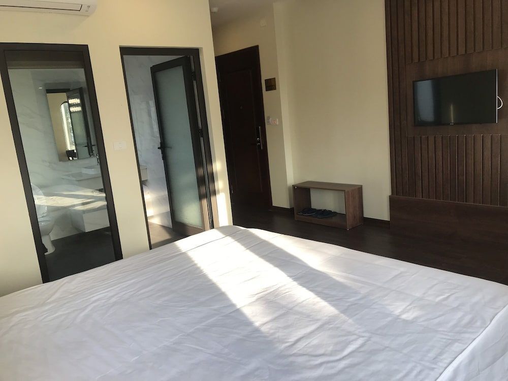 Халонг: Boston Hotel
