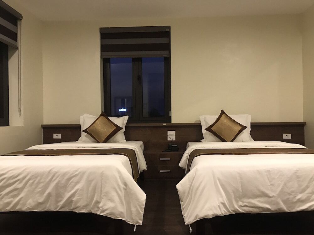Халонг: Boston Hotel