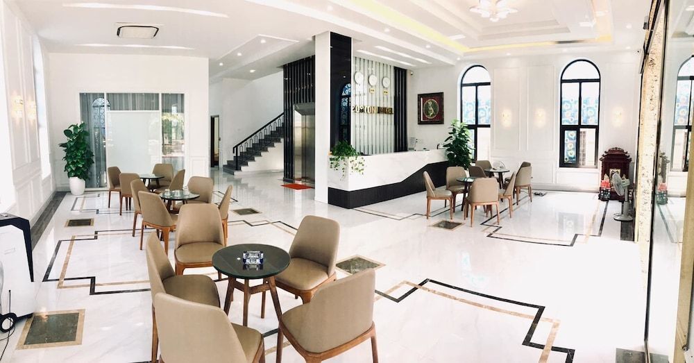 Халонг: Boston Hotel
