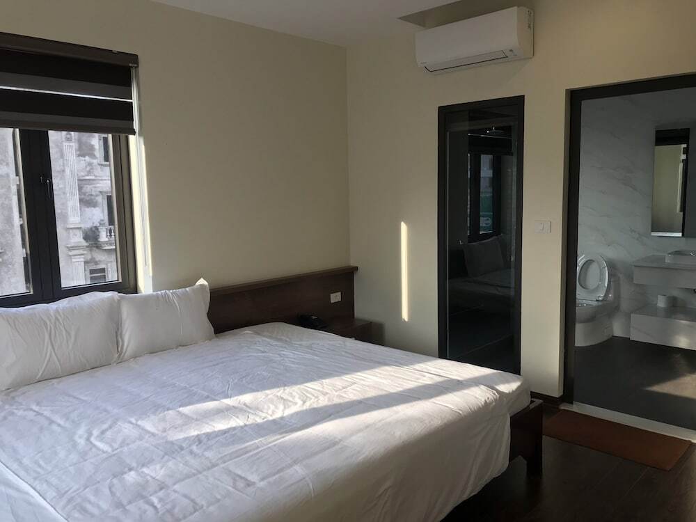 Халонг: Boston Hotel