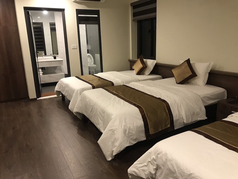 Халонг: Boston Hotel