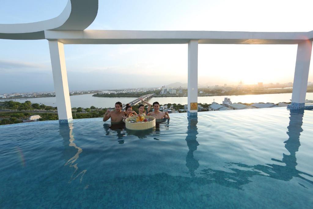 Дананг: RHM Luxury Hotel And Suite