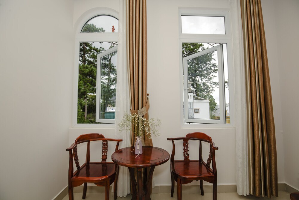 Далат: Conico Hotel