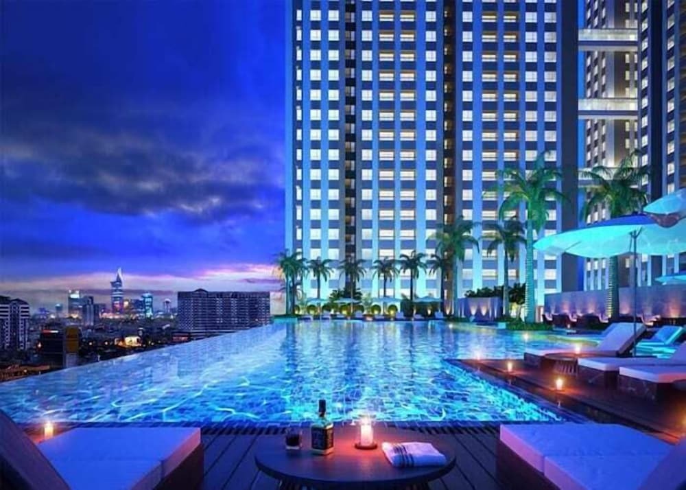 Хошимин: SAIGON 9 - Rivergate Residence Infinity Pool