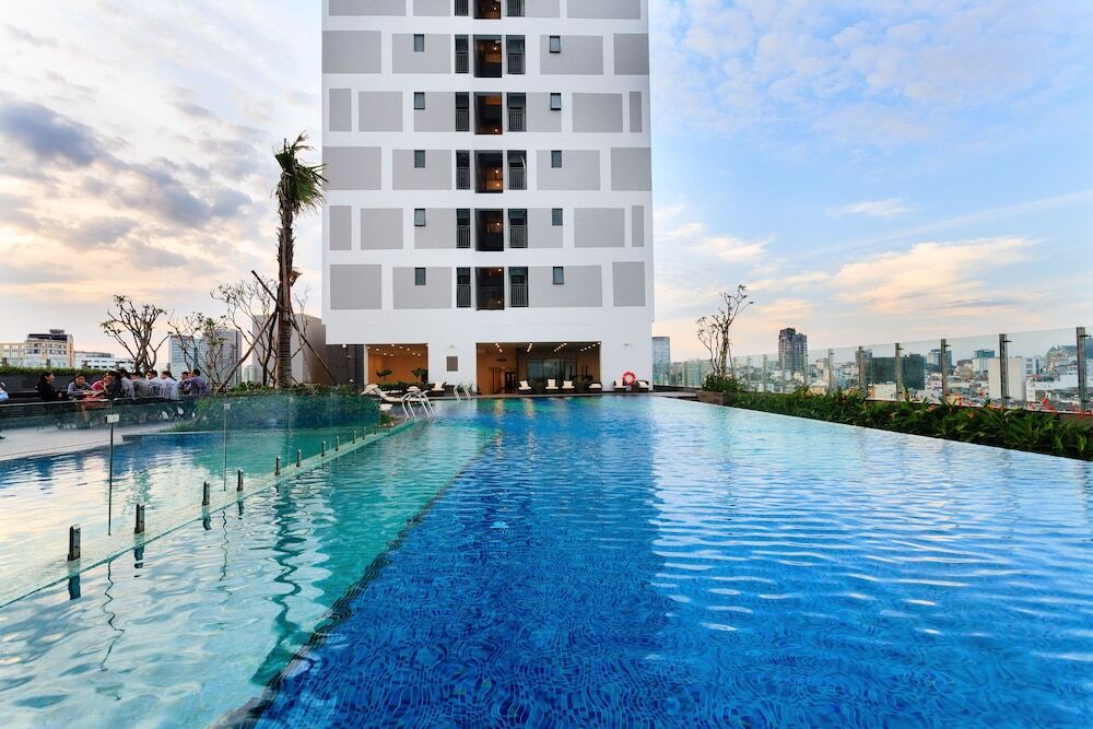 Хошимин: SAIGON 9 - Rivergate Residence Infinity Pool
