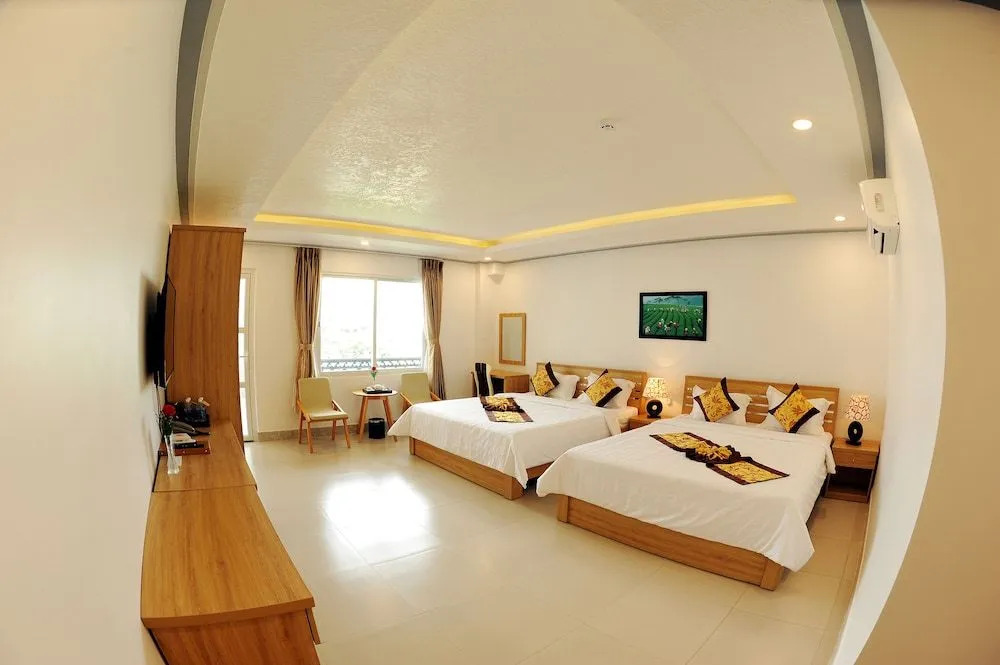 Да-Хуоай: Tam Chau Luxury Hotel