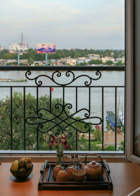 Кантхо: The Lighthouse