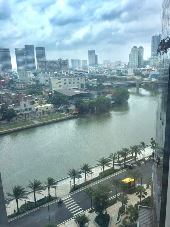 Хошимин: Lux River View Condo 400 meter to Center