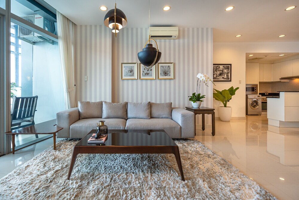 Sai Gon Finest - Panorama Suite in Central D1 — фото 1