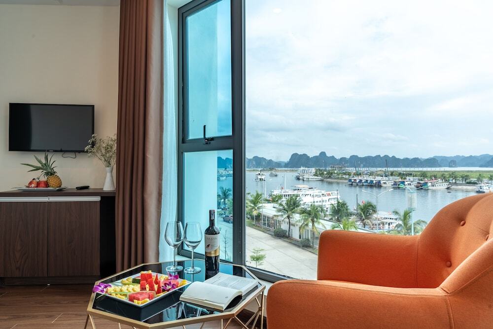 Халонг: Pearl Hotel Tuan Chau