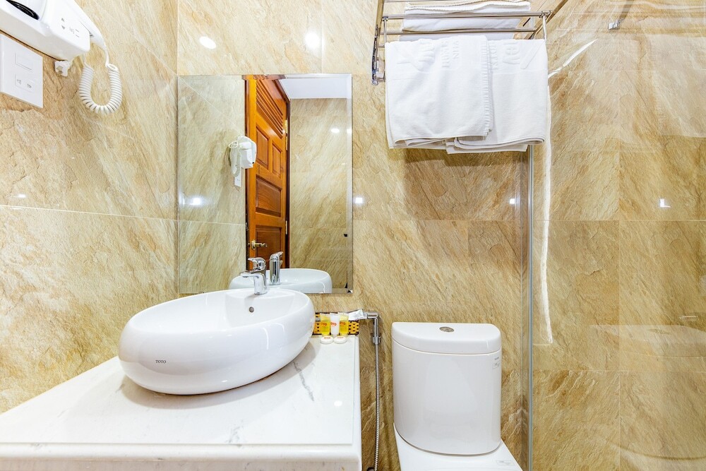 Нячанг: Homey Hotel by OYO Rooms