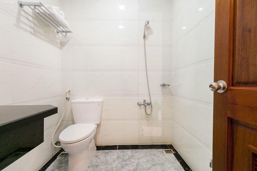 Вунгтау: Camy Hotel by OYO Rooms