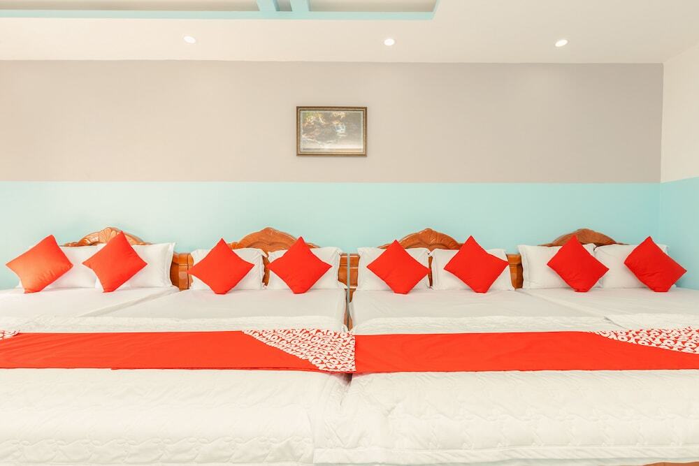 Вунгтау: Hoang Truong Hotel by OYO Rooms