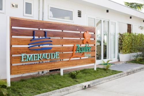 Халонг: Private L'Azalee Premium Day Cruise 6,5 hours