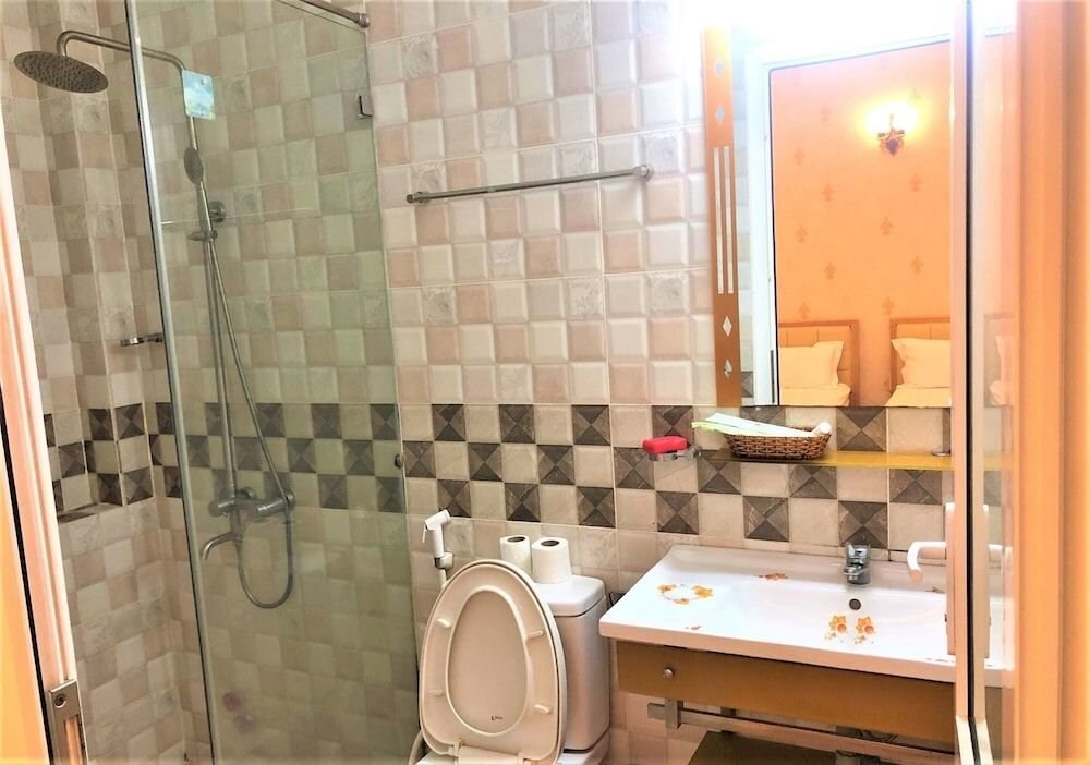 Вунгтау: HHen Apartment Hotel