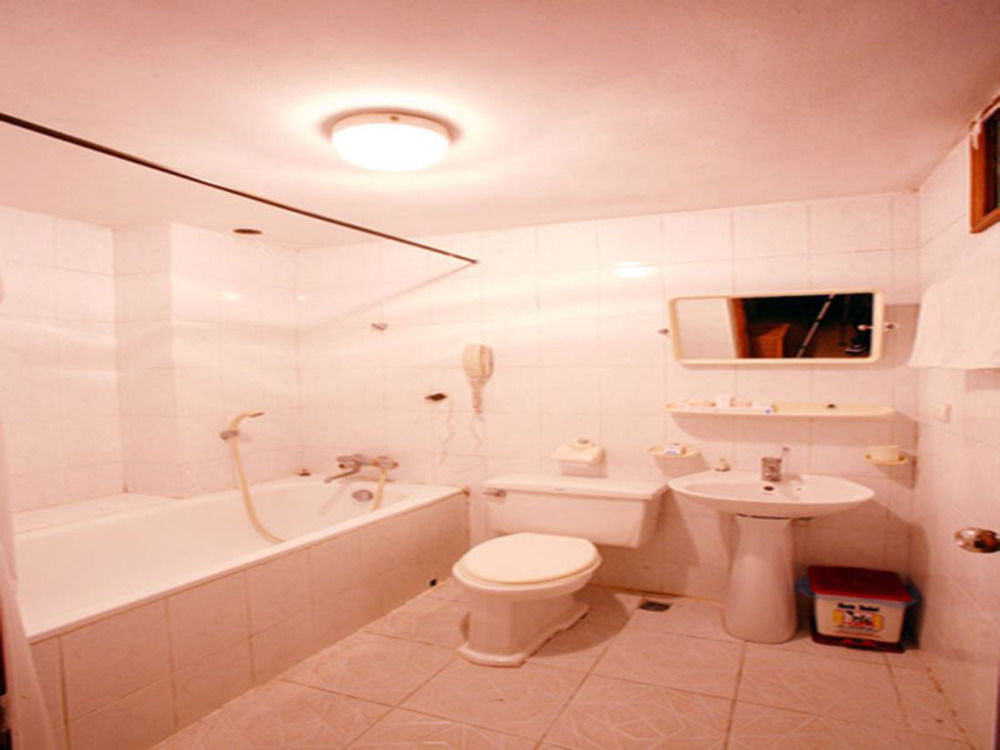 Ханой: Khách sạn APT-EZ Holiday, 9A Tống Duy Tân, Hà Nội, Việt Nam