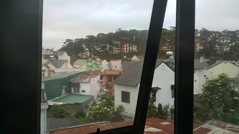 Далат: Moc Da Lat Lu Quan