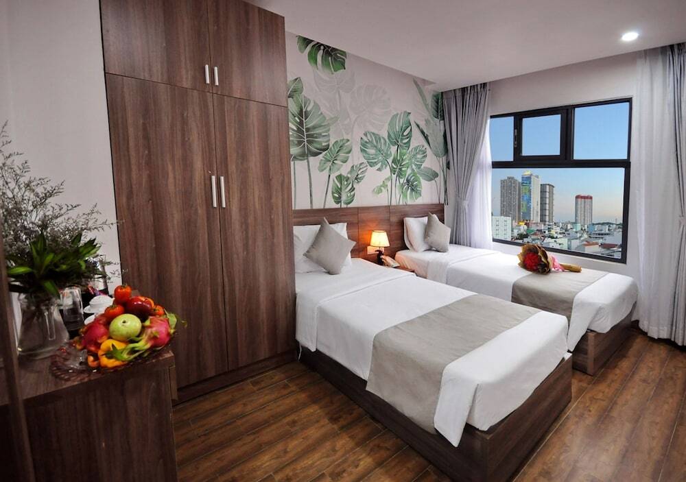 Нячанг: Mega Light Hotel