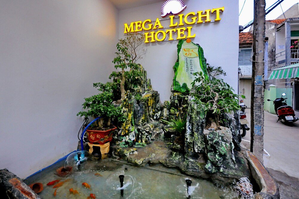Mega Light Hotel — фото 1