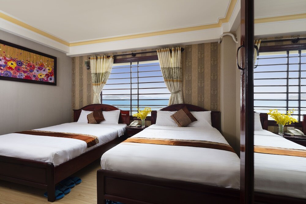 Нячанг: Holiday Hotel