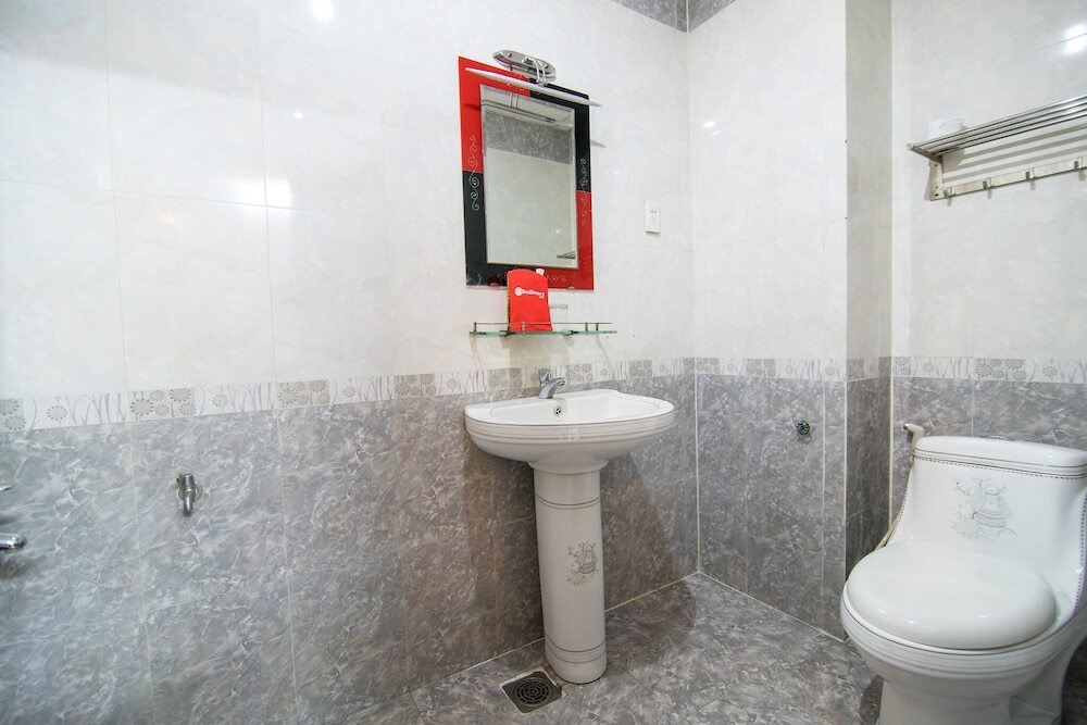 RedDoorz Plus near Tan Son Nhat Airport — фото 3