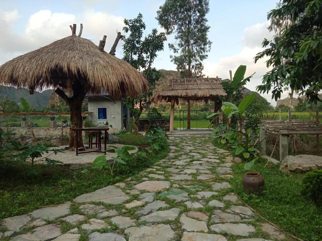 Хоа Лу: Rustic Houses Tam Coc