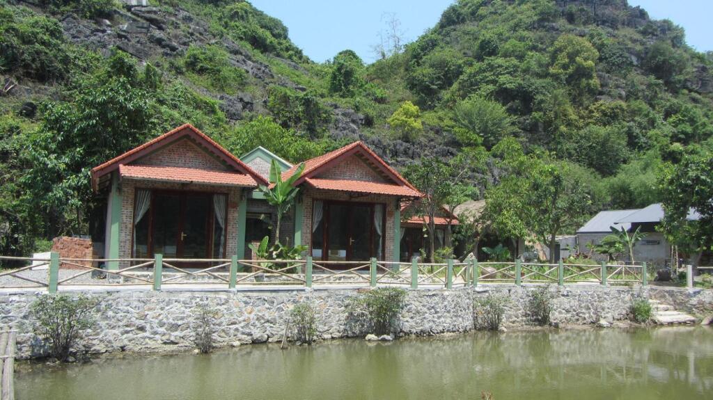 Хоа Лу: Rustic Houses Tam Coc